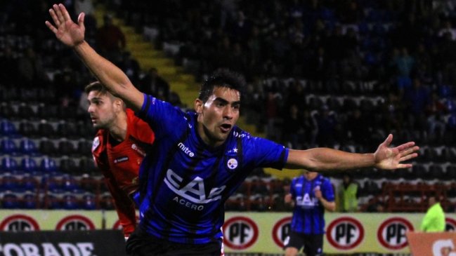 Huachipato derrotó a Cobresal y mantuvo pelea por no descender