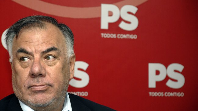 UDI replica a Andrade por críticas a Piñera: 