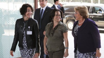 Presidenta Bachelet recorrió el GAM y presentó programa cultural