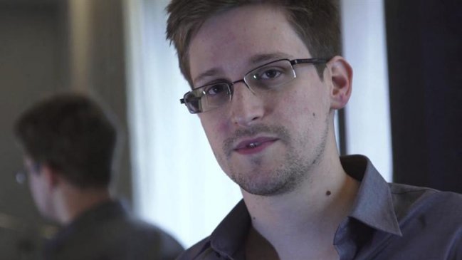 Edward Snowden: Estados Unidos puede grabar llamadas durante un mes