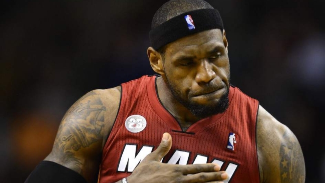 LeBron James aportó 43 puntos en victoria de los Heat sobre los Cavaliers