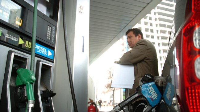 Experto: Eliminar impuesto específico no ayuda a la clase media