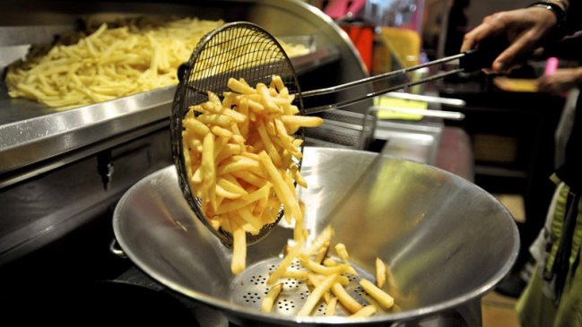 Las papas muy fritas aceleran el envejecimiento, según científicos