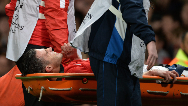 Van Persie deberá someterse a nuevos exámenes para determinar alcance de su lesión