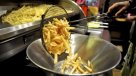 Las papas muy fritas aceleran el envejecimiento, según científicos