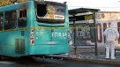 Encapuchados intentaron quemar bus del Transantiago en la Villa Francia