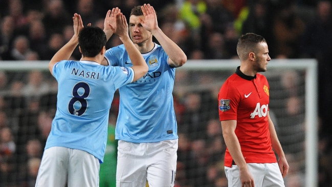 Manchester City de Pellegrini arrolló en el clásico a M. United y se acercó a la cima