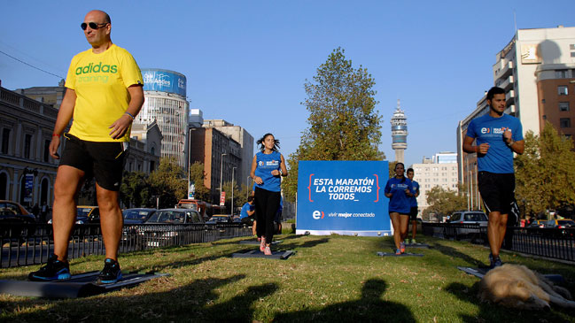 Intervención urbana motiva a participar en la Maratón de Santiago