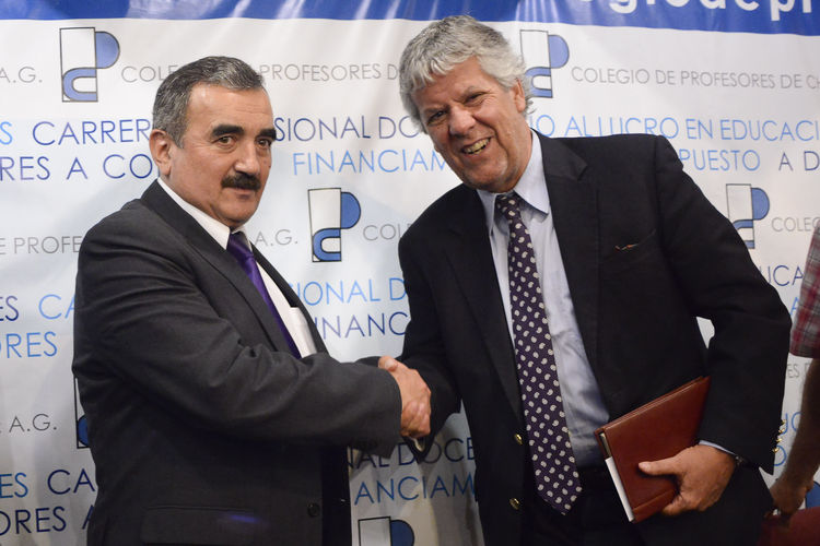 Colegio de Profesores espera abordar carrera docente en reunión con Eyzaguirre