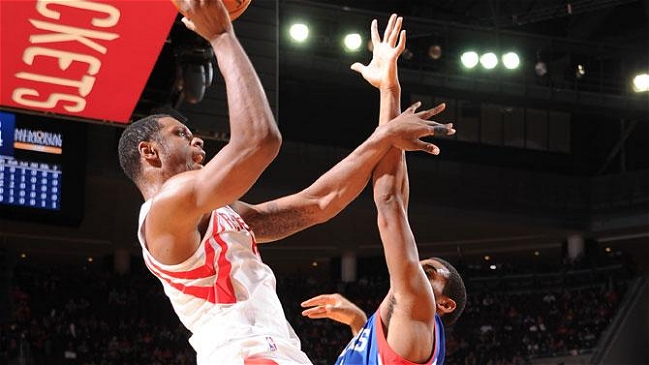 Los Rockets dejaron a Philadelphia con la peor racha perdedora de la NBA