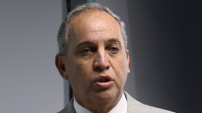 Abogado: Es absurdo y un abuso que isapres suban todos los años sus precios