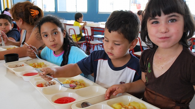 Junaeb mantendrá entrega de alimentos en recintos con suspensión de clases