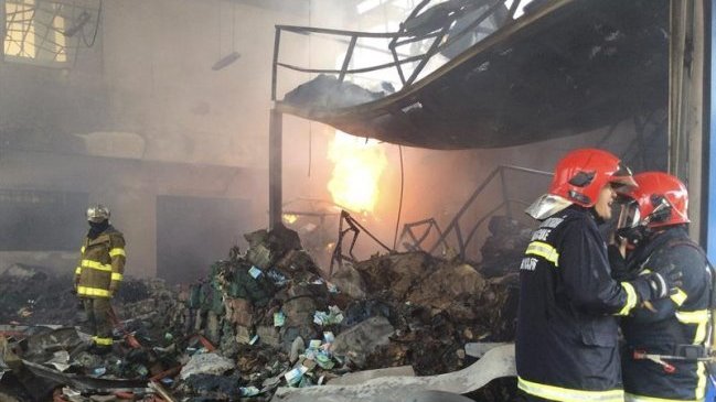 Niña causó la muerte de 12 personas al incendiar una fábrica en China