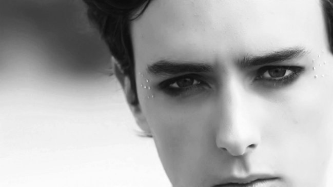 Benito Cerati vuelve a Chile en evento con Babasónicos, Gepe y Alex Anwandter