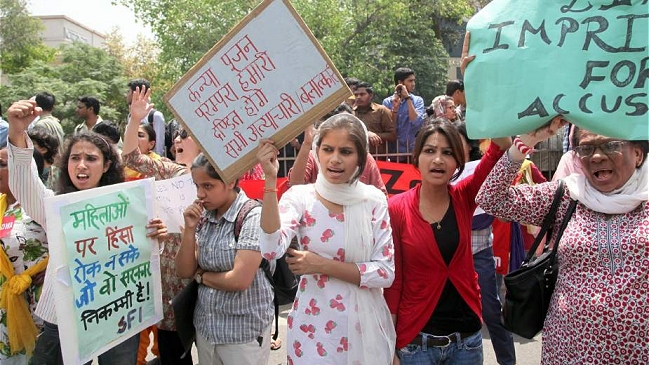 India: 24 hombres condenados por violar unas 60 veces a una joven