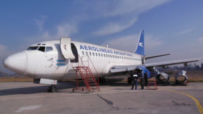Nuevo remate de la Aduana: Un Boeing 737, autos de lujo y ropa exclusiva