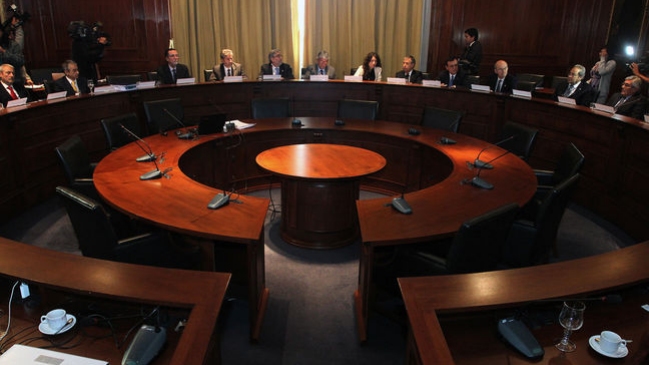 Rector PUCV mostró preocupación por 