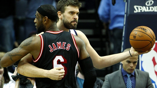 Memphis Grizzlies derrotó a Miami Heat y mantuvo opciones de llegar a los play-offs