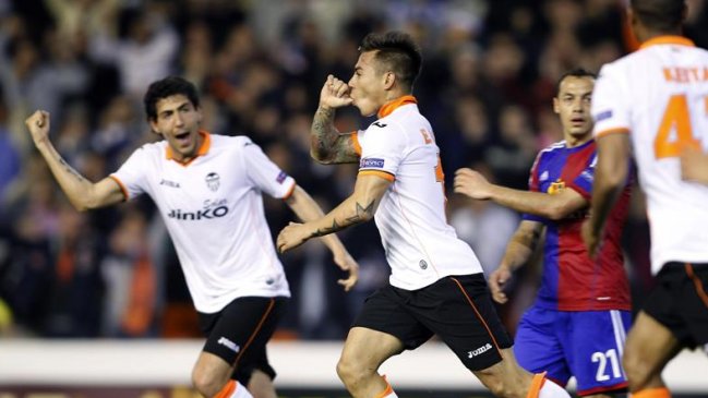 Eduardo Vargas marcó en espectacular avance de Valencia a semifinales de la Europa League