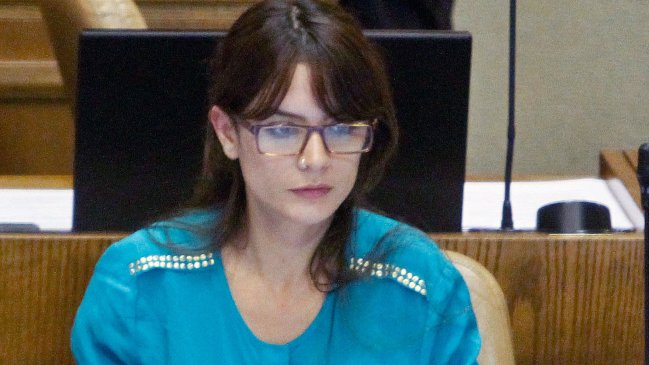 Camila Vallejo: La desigualdad no se combate bajando la dieta parlamentaria