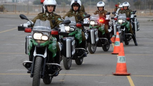 Carabineros recibió motos BMW para personal femenino