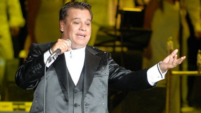 Juan Gabriel es hospitalizado por neumonía