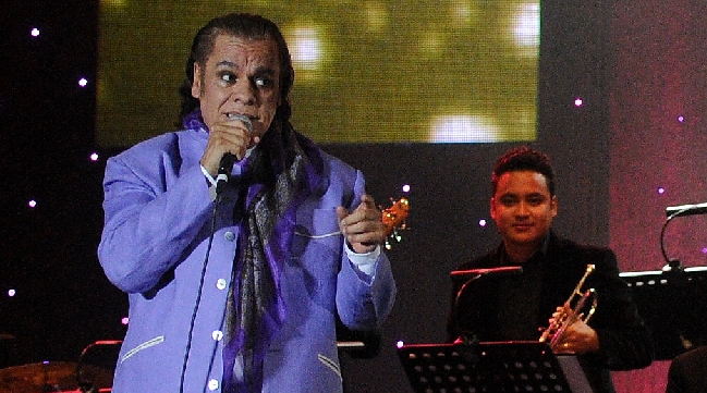 Show de Juan Gabriel es reprogramado tras ser hospitalizado