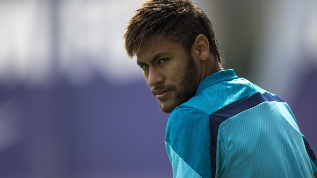 Scolari cree que los problemas de FC Barcelona no afectan a Neymar