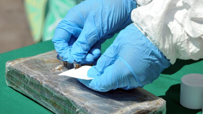 Prisión preventiva para sujetos que transportaban droga en botellas de agua mineral