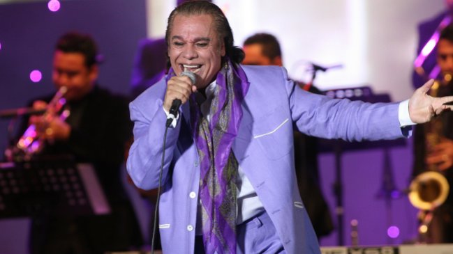 Juan Gabriel salió del hospital tras superar neumonía