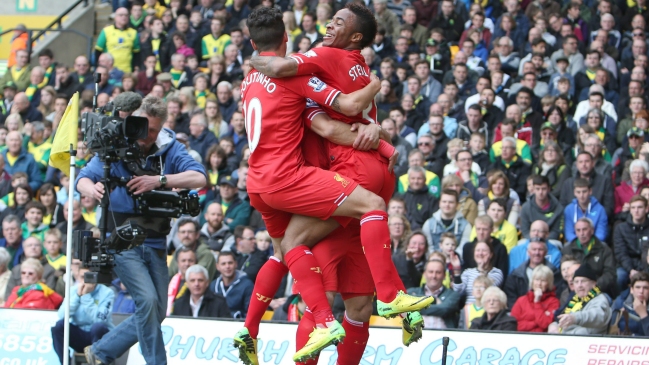 Liverpool se escapó en la cima de la liga inglesa tras vencer a Norwich City
