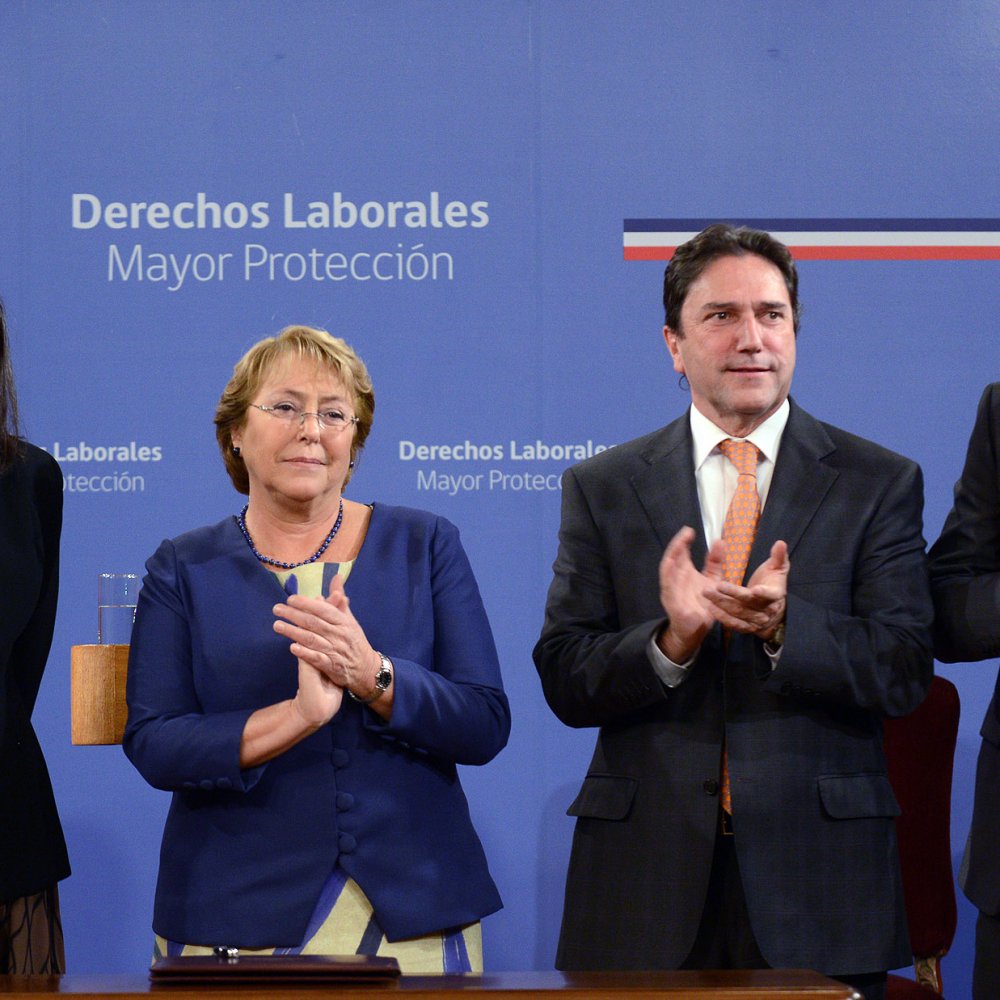 Presidenta Bachelet firmó indicación que regula el multi RUT