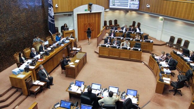 Senado aprobó el voto de chilenos en el extranjero