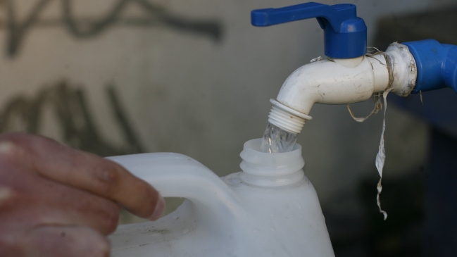 Senadores presentaron proyecto para nacionalizar el agua