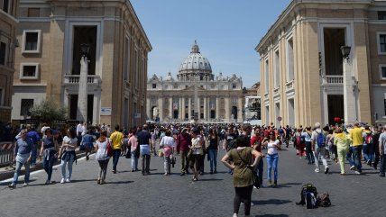 Chilenos esperan en el Vaticano la canonización de Juan XXIII y Juan Pablo II