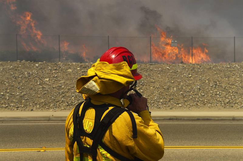 Al menos dos muertos y un centenar de heridos por incendio en cárcel de Florida