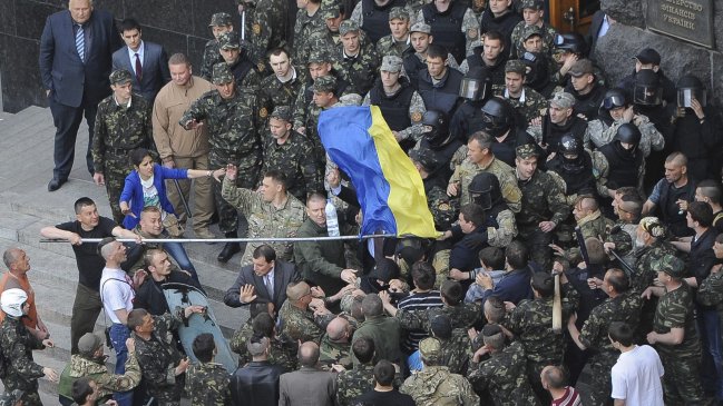 Fondo Monetario Internacional: Ucrania deberá saldar deudas con Rusia y con el FMI