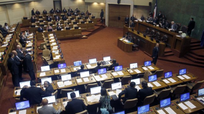 Oficialismo presentó reparos a acuerdo con EE.UU. sobre exención de visa