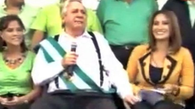 Alcalde de urbe boliviana pidió perdón tras manosear muslo de periodista