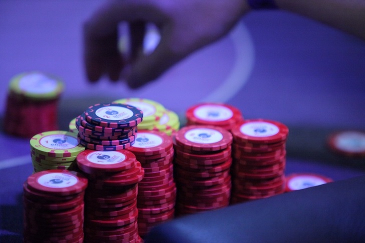 Cuatro detenidos tras millonaria estafa en el póker a Casino de Antofagasta