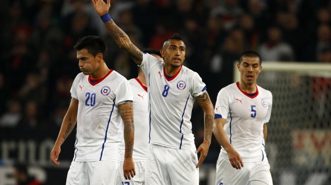 ¿Quiénes deben ser los volantes de Chile si no está Arturo Vidal?