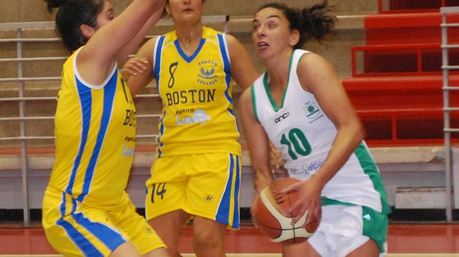 Castro y New Crusaders lideran la Liga Nacional Femenina