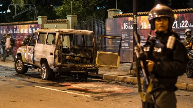 Incidentes y vehículos quemados en nuevas protestas en Venezuela