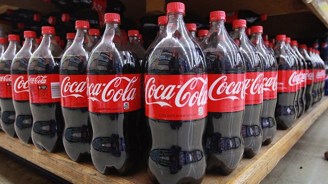 Coca Cola retira controvertido ingrediente de sus bebidas