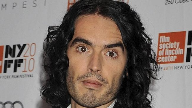 The Sun indemnizará a Russell Brand tras acusarlo de infiel