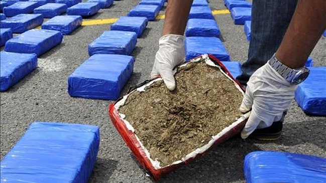 Policías uruguayos incautaron marihuana que fue lanzada desde avioneta