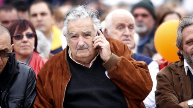 Mujica quiere alojar niños sirios refugiados en residencia presidencial