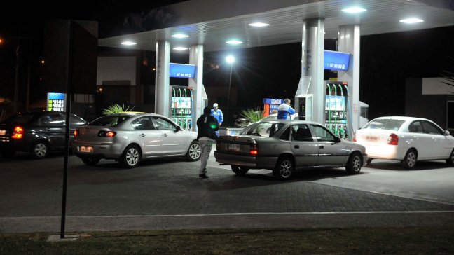 Econsult: Bencinas bajarán hasta 17 pesos por litro el jueves
