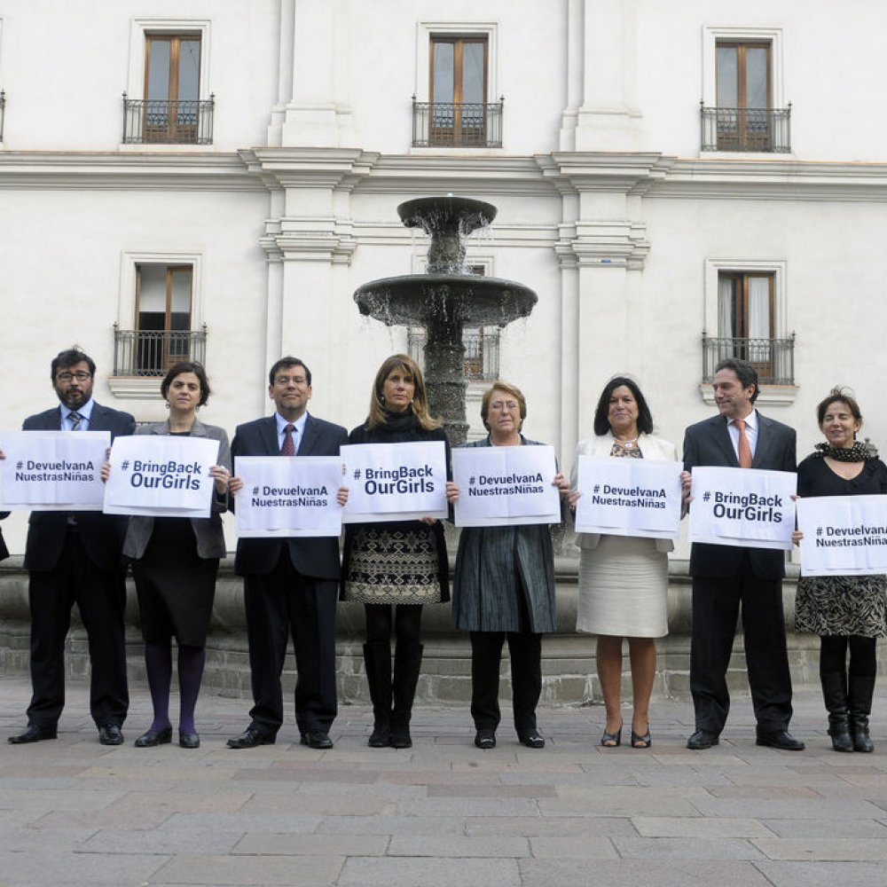 Presidenta Bachelet se sumó a campaña mundial por niñas secuestradas en Nigeria