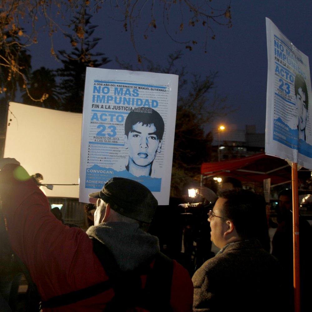 Justicia militar dio libertad vigilada a carabinero que mató a joven